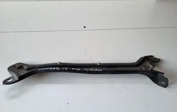 Skoda Superb B8 (3V) Headlight/headlamp mounting bracket 3V0806930