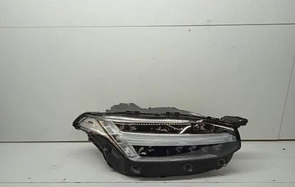 Volvo XC90 Headlight/headlamp 32338961