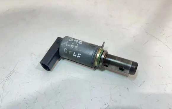 Volkswagen Golf V Camshaft vanos timing valve 13150339