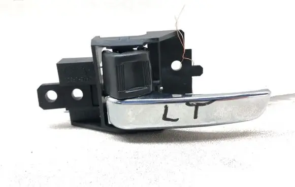Mitsubishi Outlander Rear door interior handle 