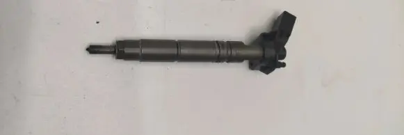 Jeep Grand Cherokee (WK) Fuel injector A6420700587