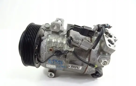 Nissan X-Trail T32 Air conditioning (A/C) compressor (pump) 926007FY0A