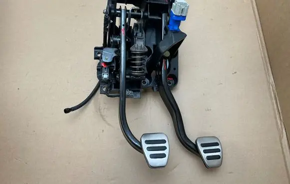 Ford Mustang VI Pedal assembly FR3C2450DJ