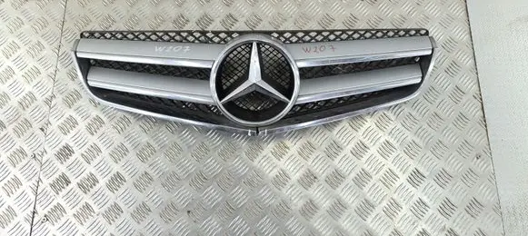 Mercedes-Benz E A207 Front bumper upper radiator grill A2078880283