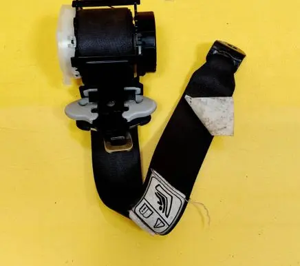Honda CR-V Rear seatbelt 6073542