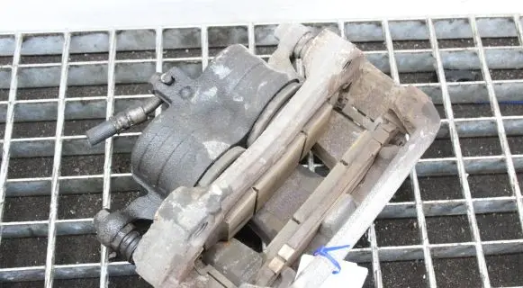 Nissan NV200 Front brake caliper