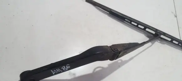 Nissan X-Trail T30 Rear wiper blade arm