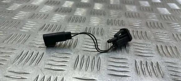 Ford Mondeo MK V Windshield washer spray nozzle B630B