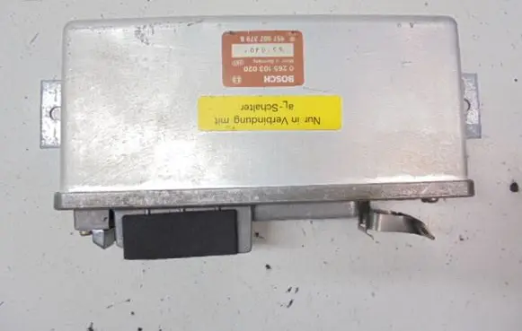 Audi 80 90 S2 B4 ABS control unit/module 857907379B