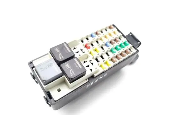 Jaguar XE Fuse module 1538408B