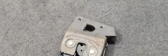 BMW 1 E82 E88 Seat back rest lock catch 7112864