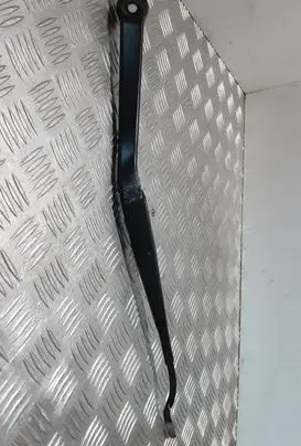 Front wiper blade arm