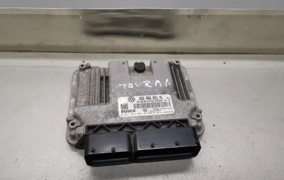 Volkswagen Touran I Engine control unit/module 03G906021ML 0281014046
