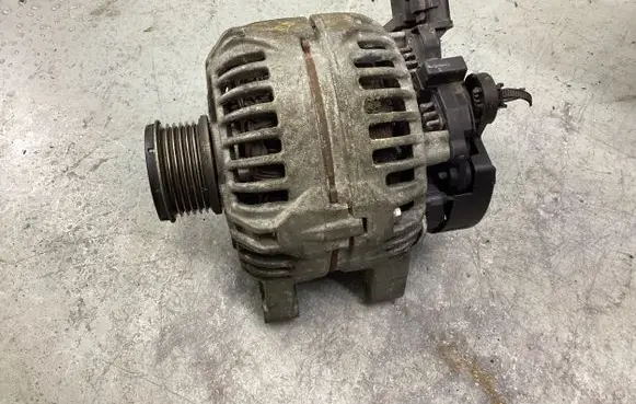 Citroen C4 I Generator/alternator 9646321880