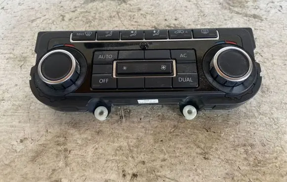 Volkswagen Golf VI Climate control unit 5K0907044BS 5HB00974640
