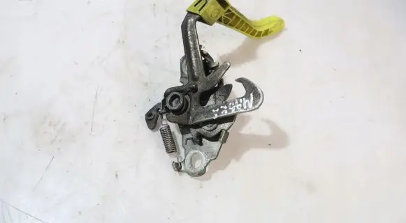Engine bonnet/hood lock/catch