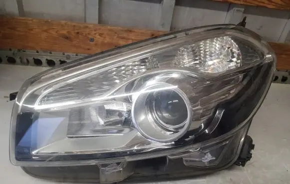Toyota Land Cruiser (J100) Headlight/headlamp 1LL01033515