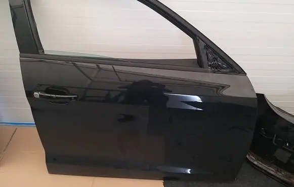 Audi A1 Front door LY9T