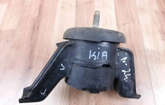 KIA Sportage Engine mount bracket 21815D9100