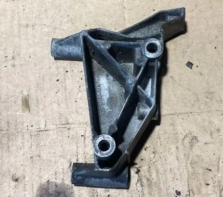 Mercedes-Benz E W124 Power steering pump mounting bracket 6012360230