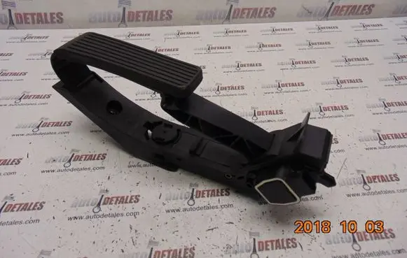 Mercedes-Benz S W221 Accelerator throttle pedal A2213000104