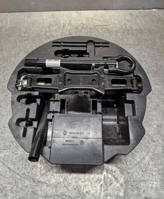 Renault Clio IV Tool set 997506470R P00000001 1064706P00000011