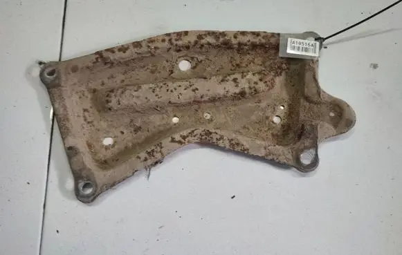 Volvo S70 V70 V70 XC Radiator mount bracket 
