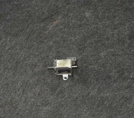 Audi A4 S4 B7 8E 8H Turbo solenoid valve 026906283J