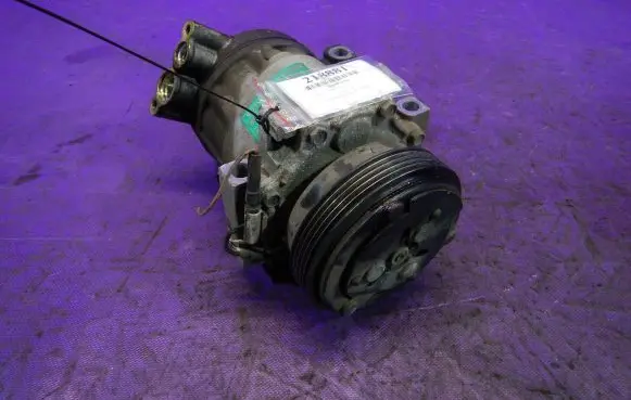 Renault Twingo I Air conditioning (A/C) compressor (pump) 7700106069