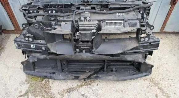 Renault Megane IV Radiator support slam panel