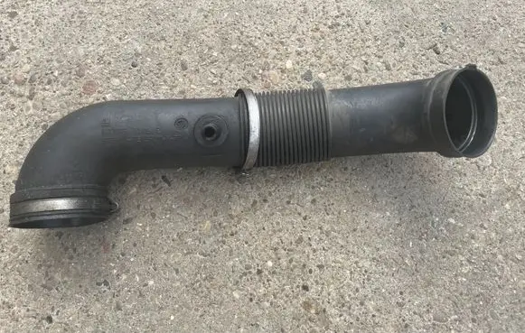 Opel Vectra C Air intake hose/pipe 9177095