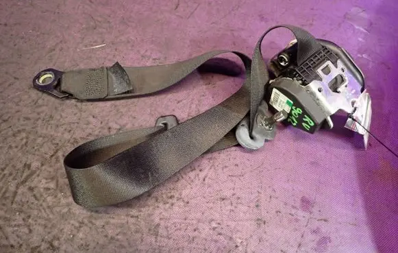 Mitsubishi Colt Front seatbelt MN108296