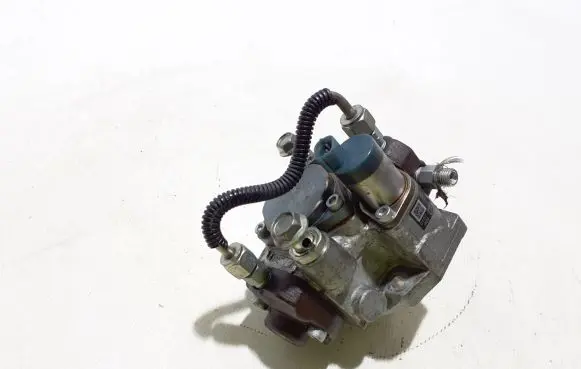 Mazda CX-3 Fuel injection high pressure pump S55013800