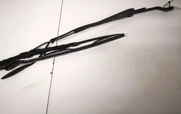 Renault Master II Front wiper blade arm