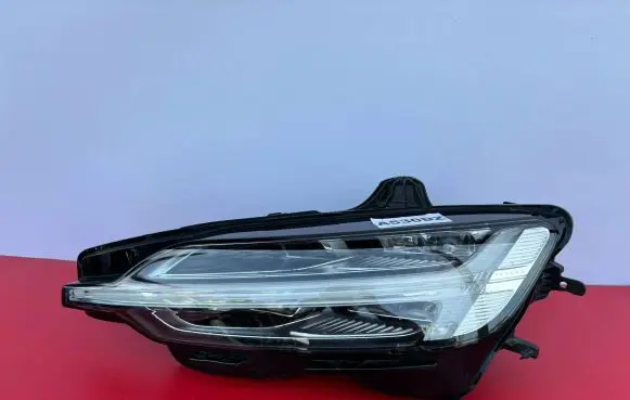 Volvo S60 Headlight/headlamp 32228815