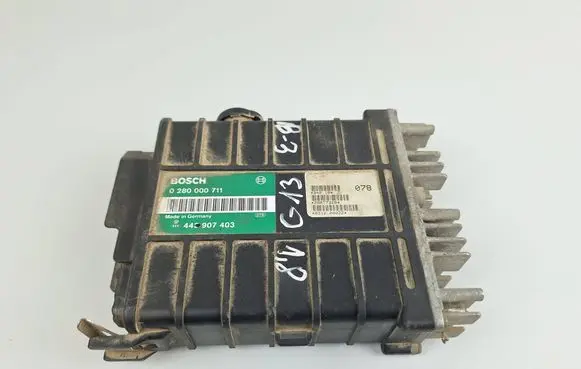 Volkswagen PASSAT B5 Engine control unit/module 443907403 0280000711