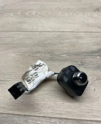 Wing mirror switch