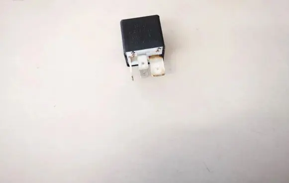Audi A6 S6 C5 4B Other relay 443951253j 899511000
