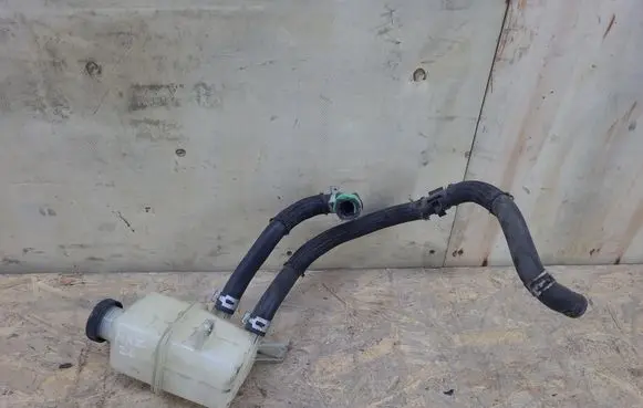 Toyota Prius+ (ZVW40) Coolant expansion tank/reservoir 