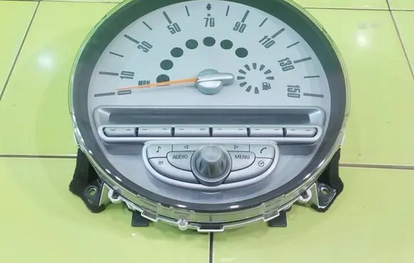 Mini One - Cooper Clubman R55 Speedometer (instrument cluster) 9136196