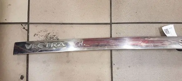Opel Vectra C Tailgate trim 09177067