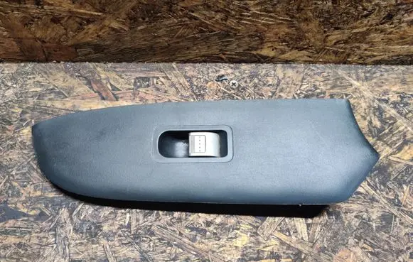 Honda CR-V Electric window control switch 83511SCAXA011M1