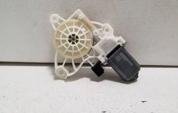 Mercedes-Benz EQC Front door window regulator motor A0009065806 C73925102