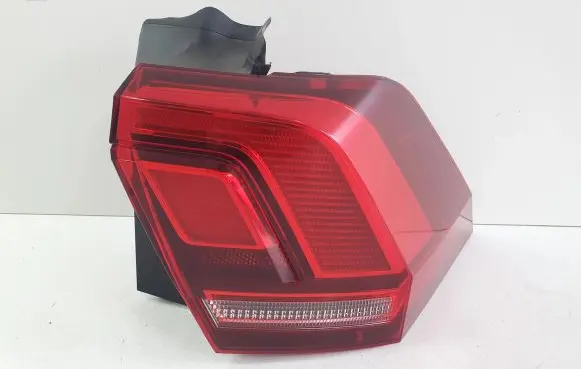 Volkswagen Tiguan Rear/tail lights 5NA945096B