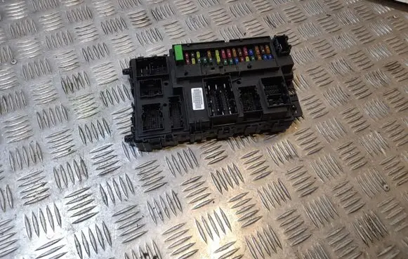 Ford Fusion II Fuse module FU5T15604DAH FU5T15604