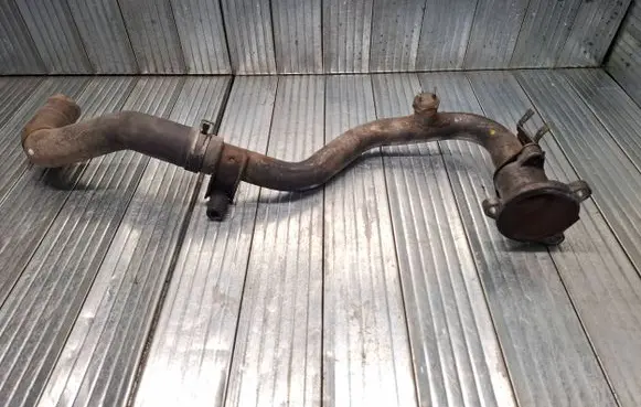 Coolant pipe/hose
