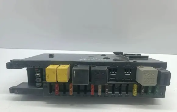 Mercedes-Benz CLK A209 C209 SAM control unit 2095450301 5DK00848600 A2095450301
