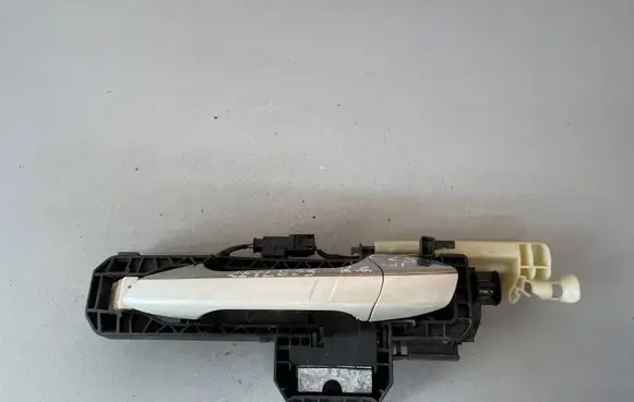 Mercedes-Benz CLS C218 X218 Rear door exterior handle A2047602534