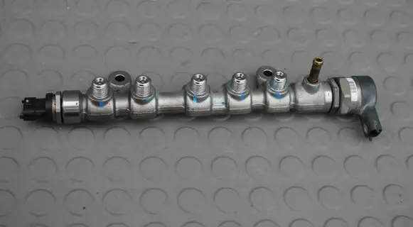 Fuel main line pipe