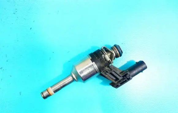 Skoda Fabia Mk2 (5J) Fuel injector 03F906036B IMPRK1212996